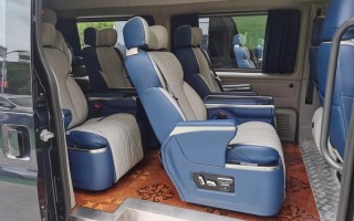 9座福特保姆旅游车