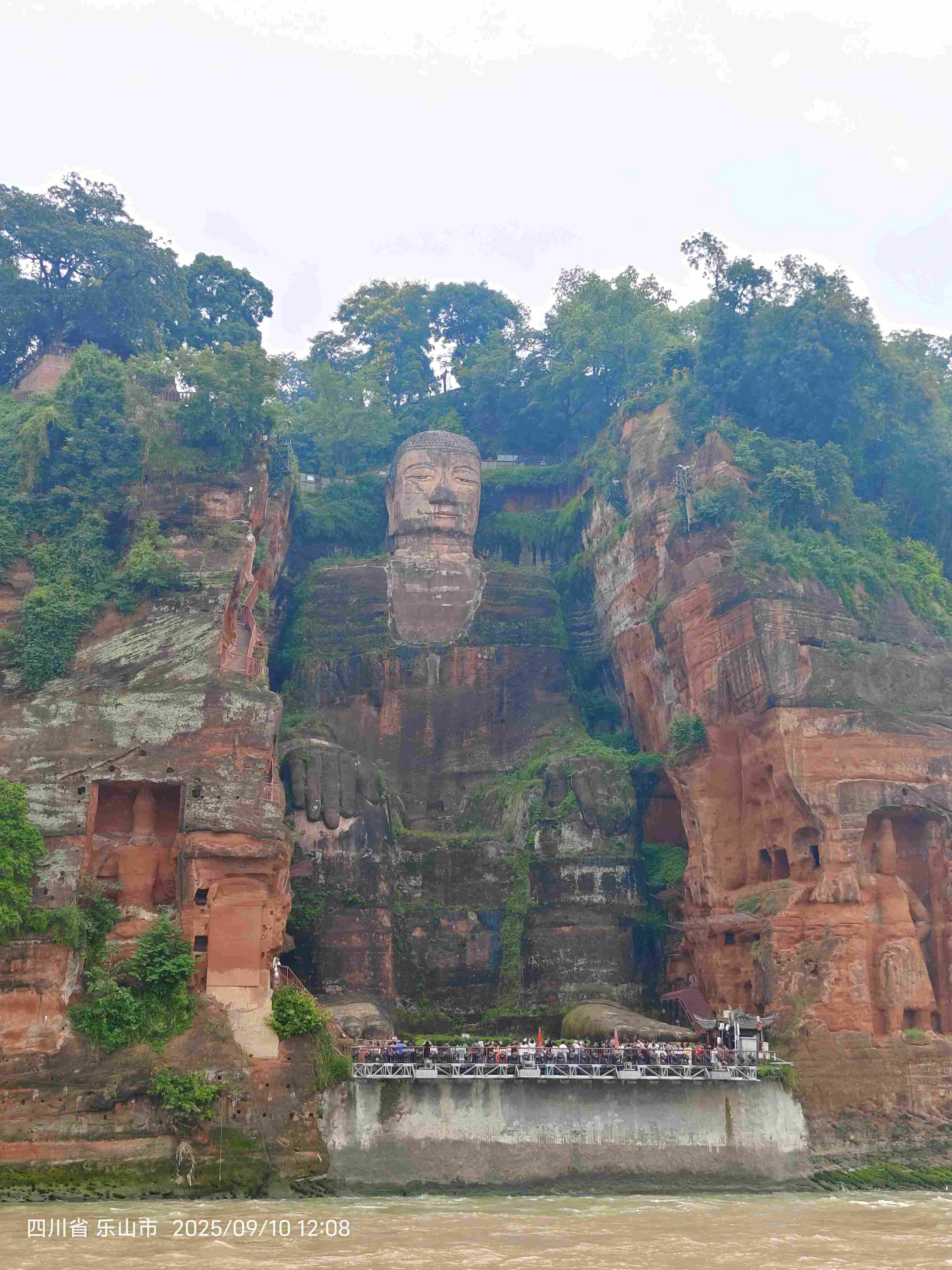 四日游 九寨沟黄龙都江堰三星堆熊猫基地峨眉山乐山大佛旅游团-第3张图片-四川省中国青年旅行社